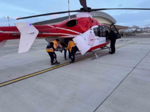hakkaride-8-yasindaki-hasta-helikopterle-vana-sevk-edildi-1ncD66BJ.jpg