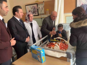 minik-kalplerden-yurek-isitan-hareket-m3mZTGLl.jpg