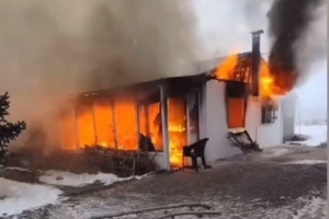 vanda-prefabrik-ev-alevlere-teslim-oldu-HUlkI1E9.jpg