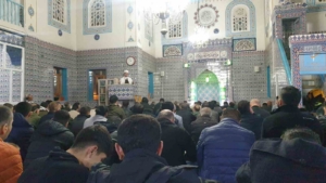 baskalede-kadir-gecesi-dualarla-idrak-edildi-IkYerThf.jpg