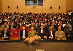 erciste-istiklal-marsinin-kabulu-ve-mehmet-akif-ersoyu-anma-gunu-d8v4UdMW.jpg