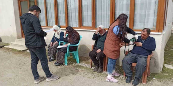 Tuşba ekipleri köy köy gezerek sağlık hizmeti veriyor