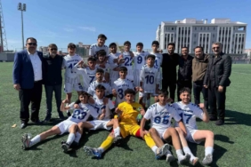 u-18-futbol-yerel-ligi-van-il-sampiyonu-buyuksehir-belediyespor-oldu-PZP3YtDl.jpg