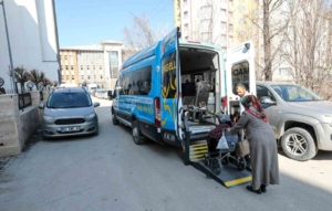 van-buyuksehir-belediyesi-engellilerin-sorunlarini-ortadan-kaldiriyor-pEBCvFcH.jpg