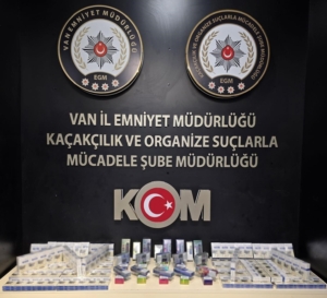 vanda-cok-sayida-gumruk-kacagi-malzeme-ele-gecirildi-Ewyz5Tqz.jpg