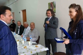 binlerce-ogrenci-yetistiren-van-yyunun-cinari-emekli-oldu-Lb7VkVSf.jpg