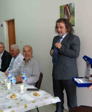 binlerce-ogrenci-yetistiren-van-yyunun-cinari-emekli-oldu-Lb7VkVSf.jpg