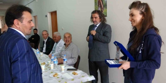 Binlerce öğrenci yetiştiren Van YYÜ’nün çınarı emekli oldu