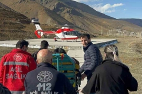 helikopter-ambulans-35-haftalik-gebe-hasta-icin-havalandi-iqnvcsUp.jpg
