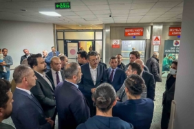 vali-celik-trafik-kazasinda-yaralanan-vatandaslari-ziyaret-etti-nX3sCZLF.jpg