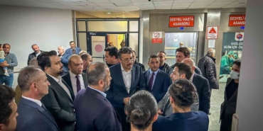 vali-celik-trafik-kazasinda-yaralanan-vatandaslari-ziyaret-etti-nX3sCZLF.jpg