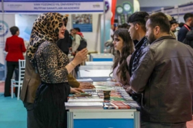 van-buyuksehir-belediyesi-dogu-anadolu-kariyer-fuarinda-stant-acti-sDUx6SZV.jpg
