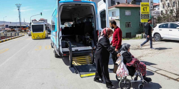 Van Büyükşehir Belediyesinden engellilere ulaşım desteği