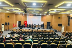 van-buyuksehir-belediyesinden-polis-gunu-konseri-RpHwqi6S.jpg