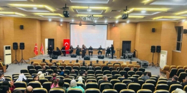 van-buyuksehir-belediyesinden-polis-gunu-konseri-RpHwqi6S.jpg