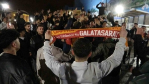 vanda-galatasarayli-taraftarlarin-derbi-sevinci-G7PEW5Uv.jpg