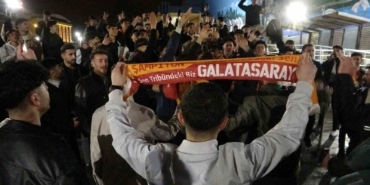 vanda-galatasarayli-taraftarlarin-derbi-sevinci-G7PEW5Uv.jpg
