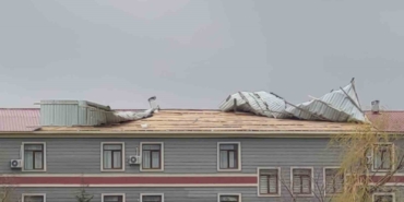 vanda-siddetli-ruzgar-catilari-ucurdu-Kwfcf4l3.jpg