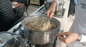 vanin-geleneksel-yemegi-keledos-avrupaya-tanitilacak-6SEbZs4E.jpg