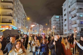 vanin-kurtulus-yil-donumunde-fener-alayi-duzenlendi-rQryi4dA.jpg
