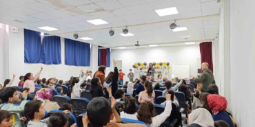 yazar-topdemir-ogrencilerle-bulustu-jlJVU9pQ.jpg