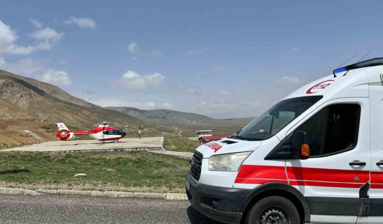 ambulans-helikopter-kafa-travmasi-geciren-hasta-icin-havalandi-C2ECJDvL.jpg