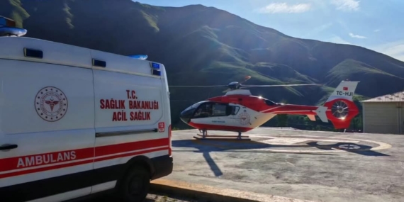 Bahçesaray’da yaşlı hasta helikopter ambulansla Van’a sevk edildi
