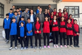 duzeltme-vandaki-ortaokulun-spor-basarisi-goz-doldurdu-lR5MIYjq.jpg