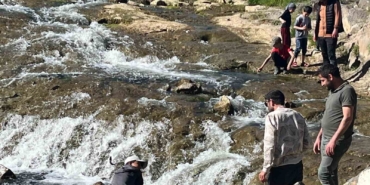 inci-kefalinin-gocu-yerli-ve-yabanci-turistlerin-ilgi-odagi-oldu-BxU4OBlR.jpg