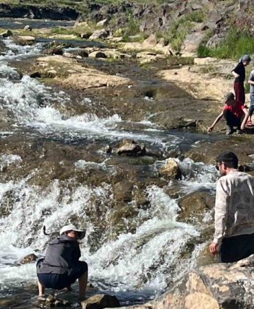 inci-kefalinin-gocu-yerli-ve-yabanci-turistlerin-ilgi-odagi-oldu-BxU4OBlR.jpg