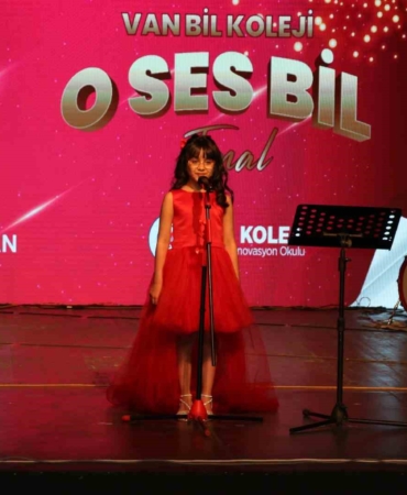 minik-ogrenciler-performanslari-ile-mest-etti-LfRQF1mx.jpg