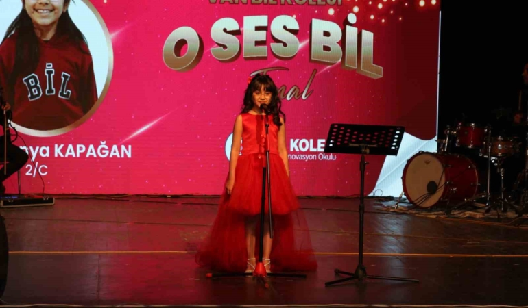 minik-ogrenciler-performanslari-ile-mest-etti-LfRQF1mx.jpg