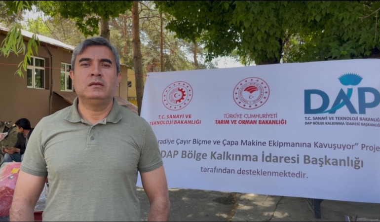 muradiyede-dap-destekli-tarim-aletleri-ciftcilere-dagitildi-bGjBafNO.jpg