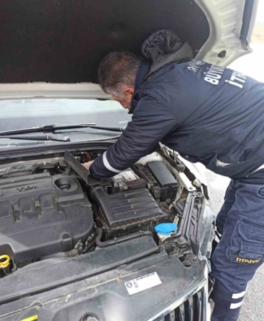 otomobil-refuje-carpti-2-yarali-HYmTihkt.jpg
