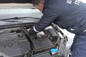 otomobil-refuje-carpti-2-yarali-lKRCBjbD.jpg