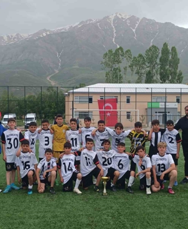 ozalp-genclikspor-u12-futbol-takimi-sampiyon-oldu-dbZH6TLT.jpg