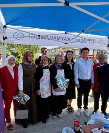 ozalpte-kursiyerler-arasinda-yemek-yarismasi-yapildi-VbFulATP.jpg