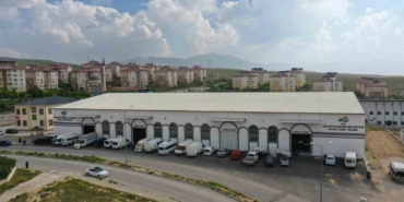 vali-balci-kapali-semt-pazari-esnafini-ziyaret-etti-xWtfpMMW.jpg