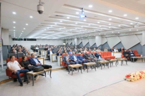 van-ataturk-lisesi-mezunlari-gecmisle-gelecegi-bulusturdu-jJZGpByv.jpg