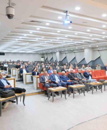 van-ataturk-lisesi-mezunlari-gecmisle-gelecegi-bulusturdu-jJZGpByv.jpg