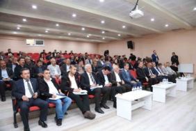 van-buyuksehir-belediyesi-catak-ve-bahcesarayda-mahalle-muhtarlari-ile-bulustu-mvnr3OX4.jpg