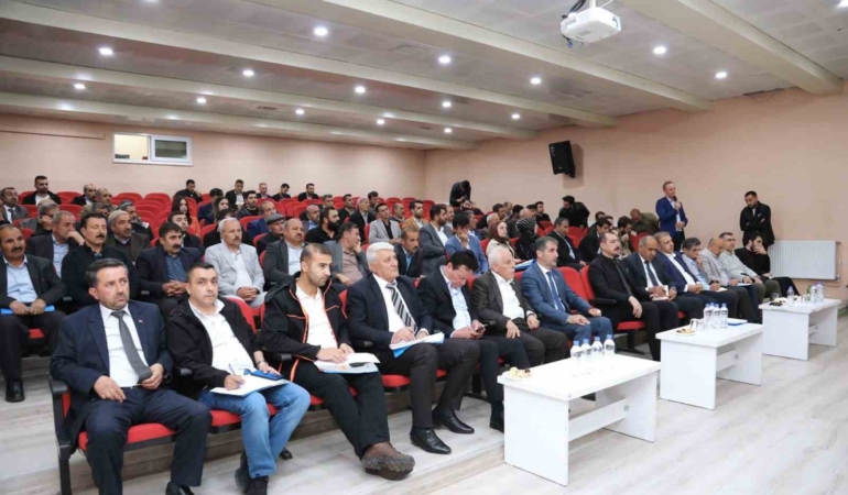 van-buyuksehir-belediyesi-catak-ve-bahcesarayda-mahalle-muhtarlari-ile-bulustu-mvnr3OX4.jpg