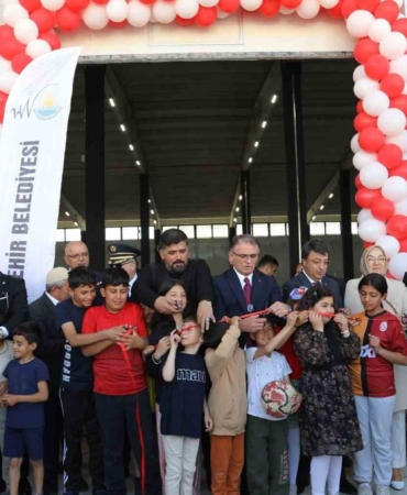 van-buyuksehir-belediyesi-kalecik-kapali-semt-pazari-hizmete-acildi-jSruJWJV.jpg