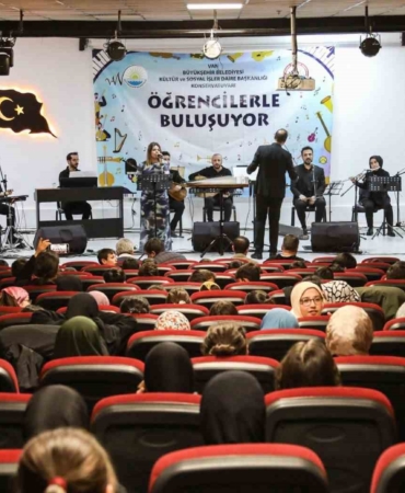 van-buyuksehir-belediyesi-konservatuvari-ilcelerle-bulusuyor-IbWP3JBL.jpg