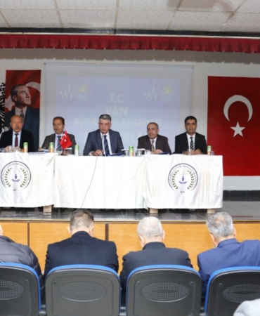 van-buyuksehir-belediyesi-muhtar-bulusmalarini-saray-ve-ozalp-ilceleri-ile-surdurdu-XZUtAHm3.jpg