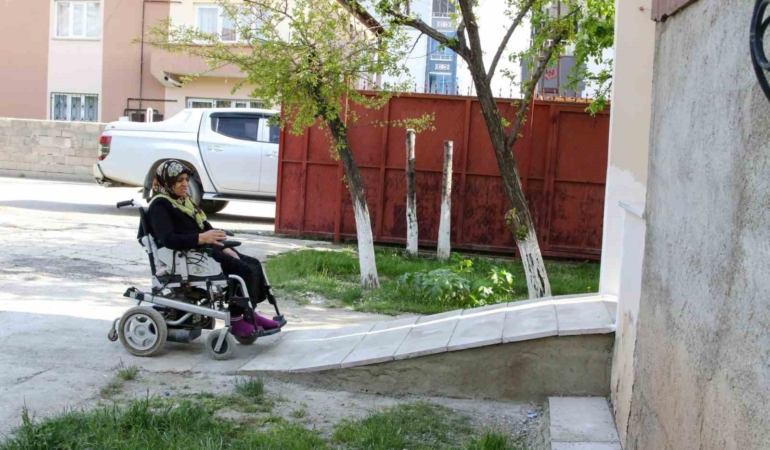 van-buyuksehir-belediyesinden-engelli-vatandasin-hayatina-sevgi-dolu-dokunus-awLTUfCP.jpg