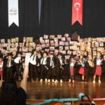 van-buyuksehir-belediyesinin-kres-ogrencilerinden-yilsonu-etkinligi-eTL4AMMl.jpg