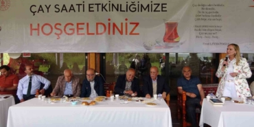 van-kalesi-onunde-cay-saati-PhZ7rQ32.jpg