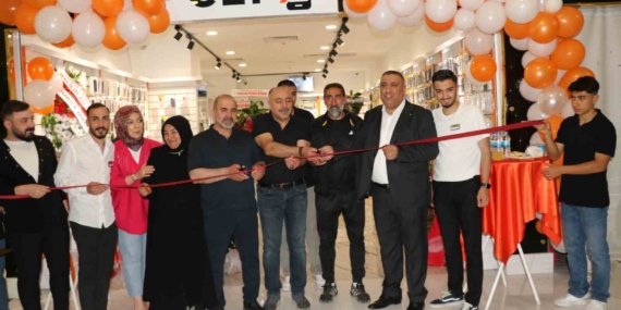 Van’da Cep X telefon mağazası açıldı