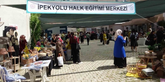 vanda-yilsonu-sergisi-Sh1jqzAw.jpg
